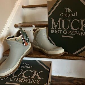 Muck Boot Company Gray Ankle Boots